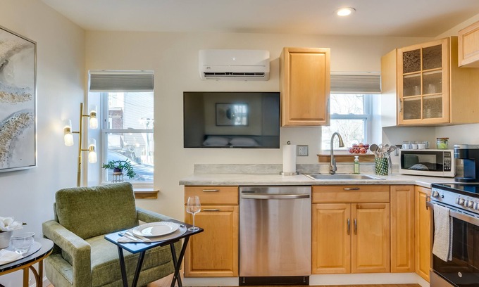 Downingtown Apartment | Walkable Downingtown Studio w/Spacious Deck