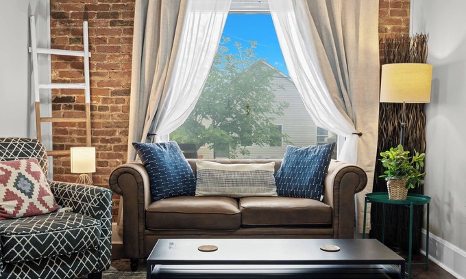 Jeffersonville House | Walkable Historic District 1 Mi to Downtown Lou!