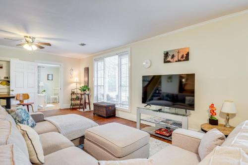 St. Marys House | Walkable Home with Porch in Dtwn St Marys!