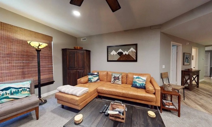 Mammoth Lakes Condo | Walkable to Canyon Lodge! Silver Bear 23
