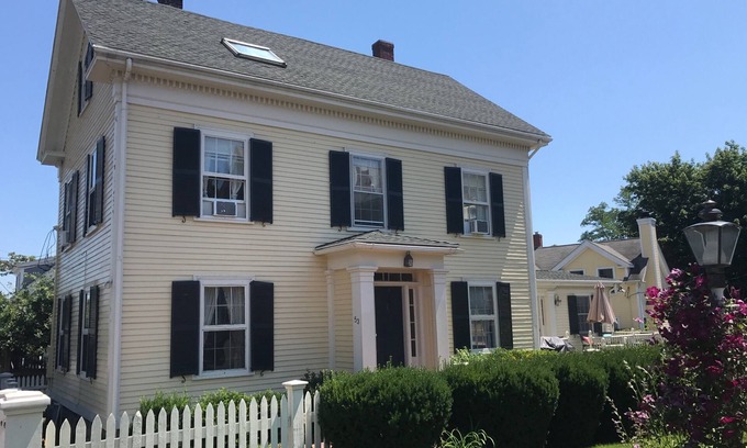 Marblehead House | Walkable to Everything Great about Marblehead! Perfect for multiple families -12