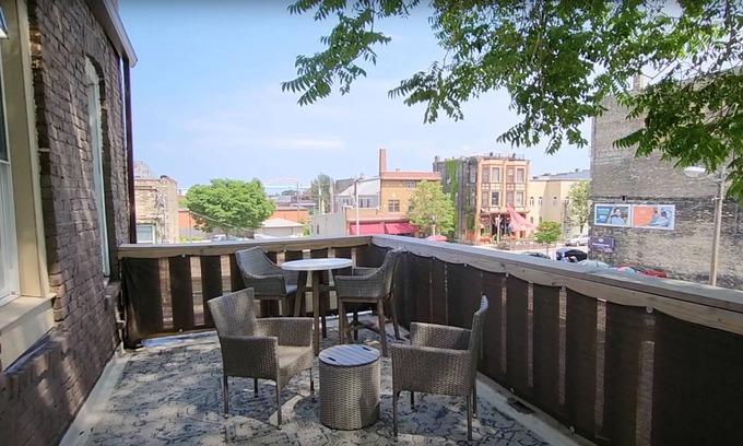Fifth Ward Apartment | Walkers Point Modern Loft