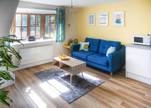 Bury St Edmunds House | Walking distance to hospital and town with free off-road parking