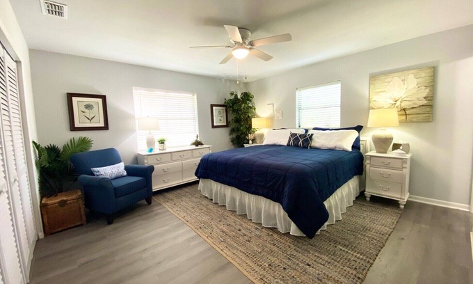 Dunnellon House | Walking Distance from Rainbow River! Your home away from home, for monthly rent