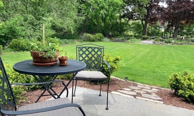 Sturgeon Bay Apartment | Walking Distance to Downtown and Waterfront - Cozy Studio Apartment
