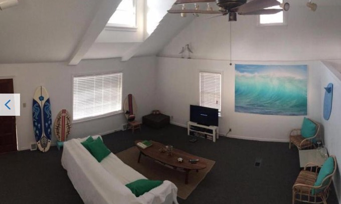 New Buffalo House | Walking Distance To Beach And Shops