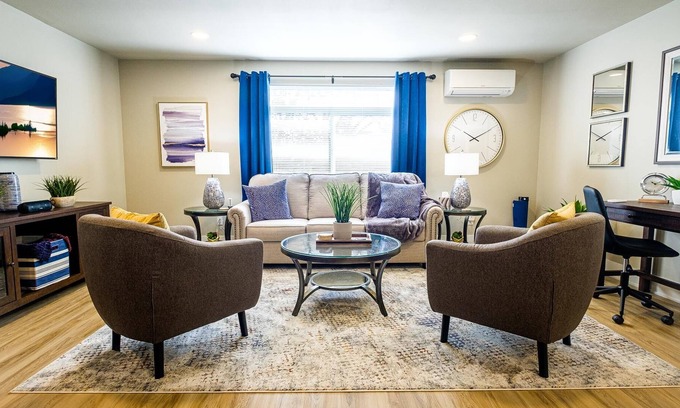 Southeast Salem Apartment | Walking distance to Downtown, H, and waterfront. Safe, clean, comfortable.