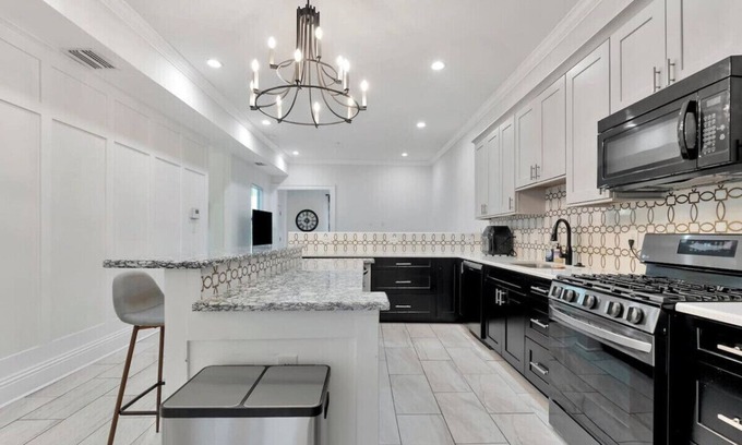 Historic Ybor House | Walking Distance to Downtown Free Parking