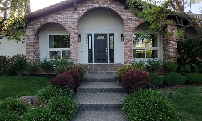 St. Helena House | Walking distance to St Helena