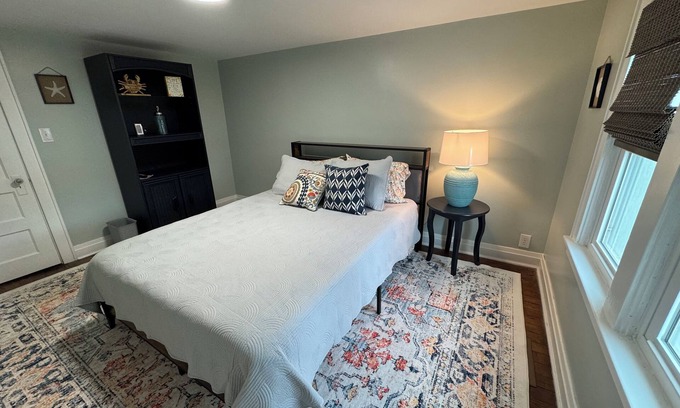 Dunbar House | Walking Distance to Shawnee Soccer Complex