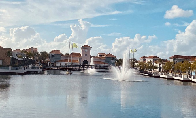 Ludlam Apartment | walking distance to The Palms Town & Country Mall.