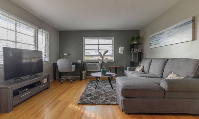 Pasadena Apartment | Walking to Market, Shops - Cozy & Large Apt in Pasadena