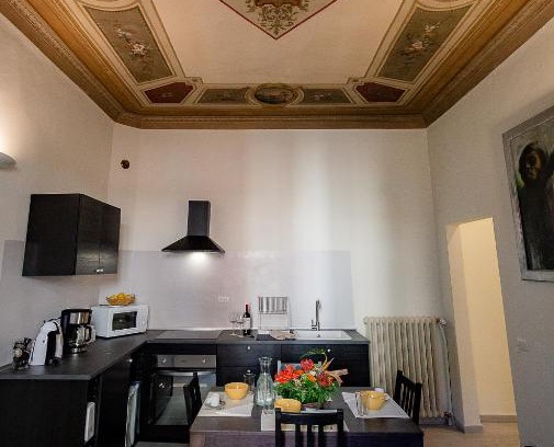 Le Cure Apartment | Wall Up Apartment