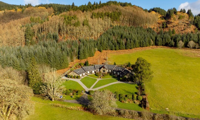 Slate Islands Cottage | Walled Garden Mews 6 - a mews cottage that sleeps 6 guests in 2 bedrooms