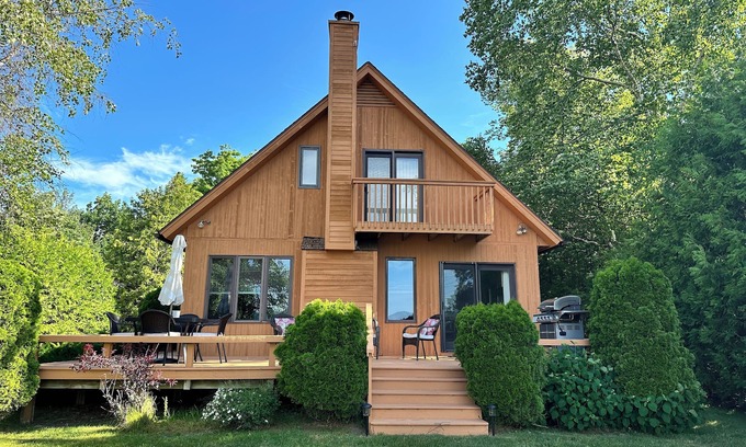 Bay Harbor House | Walloon Lake cottage located on the West Arm!