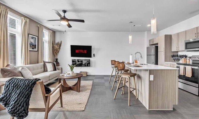 Rogers Apartment | Walmart AMP - Pool, Gym & Lounge - LCP Collection
