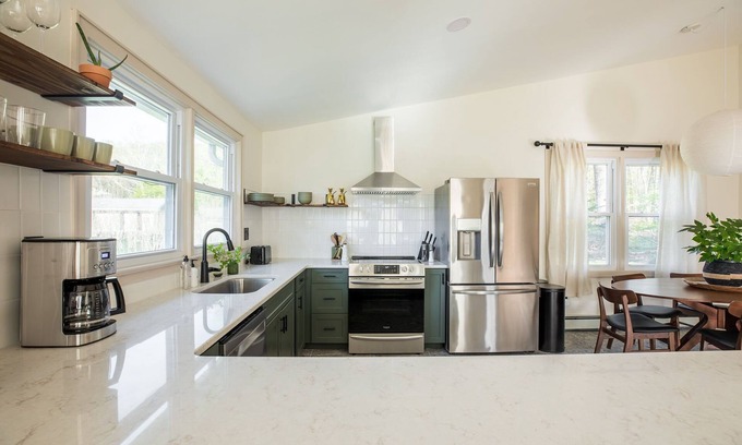 Rosendale House | Walnut Bungalow: Stylish Modern Rosendale Getaway