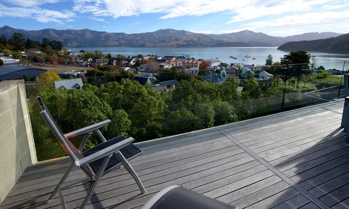 Akaroa House | Walnut Retreat - Akaroa Holiday House