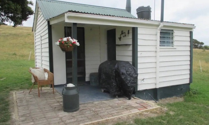 Gladstone House | Walnut Whare
