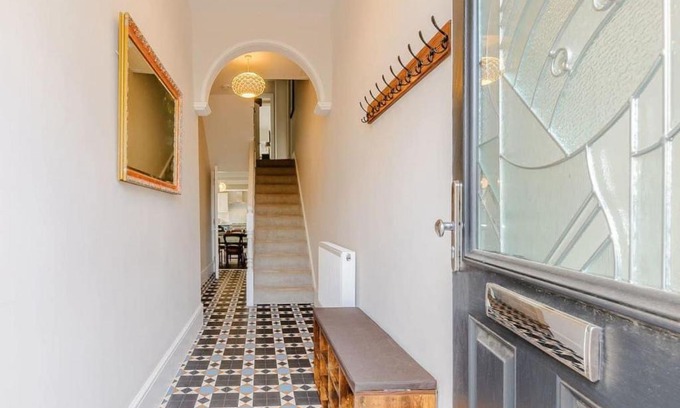 Margate House | Walpole FRONT House sleeps 13-15