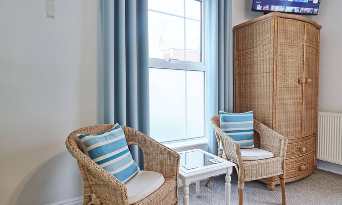 Walton on the Naze Cottage | Walton Beach Holiday Lets