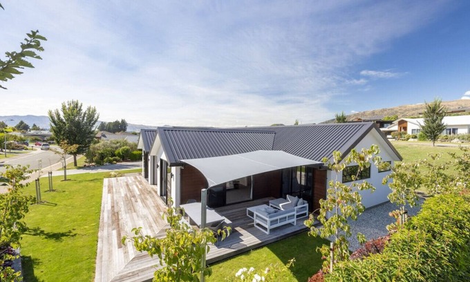Wanaka House | Wanaka's Oasis Escape