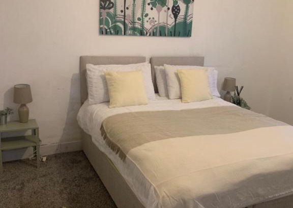 Thornton House | Wandsworth, South London Deluxe King Room 1