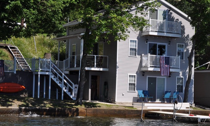 Dundee House | Waneta Lakeside South