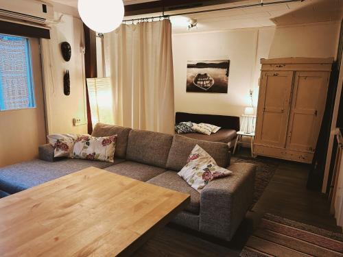 Reittio Apartment | Wanha Koulu Tahko 2h Huone, Sauna, Minikeittiö, Rinteet Spa Ravintola 6km, Sali, Wifi, Lemmikit OK, Edukas