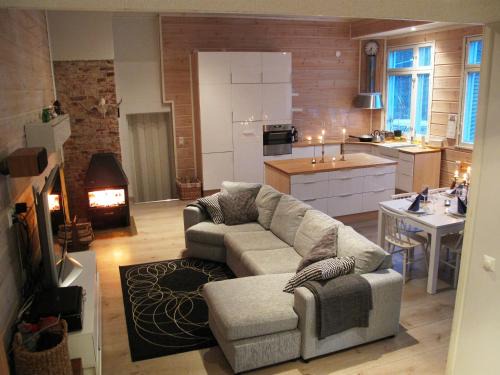 Reittio Apartment | Wanha Koulu Tahko Unelma, 4mh, Palju, Sauna, Tupakeittiö, Wifi, Liikuntasali, RinteetSpaRavintola 6km, Lemmikit OK, Edukas
