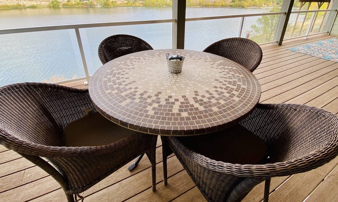 Manson House | Wapato Lake Water Front Home w/ Private Dock