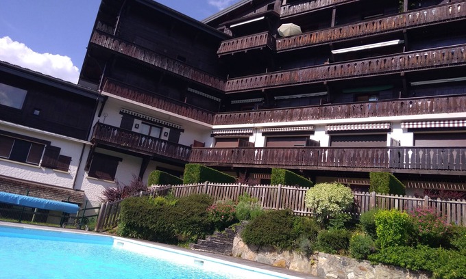 Saint-Gervais-les-Bains Apartment | WARM AND COSY STUDIO - St GERVAIS MT BLANC (74) - SWIMMINGPOOL in summer -