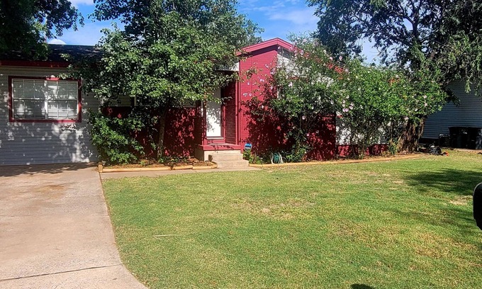 Lawton House | Warm & Charming home