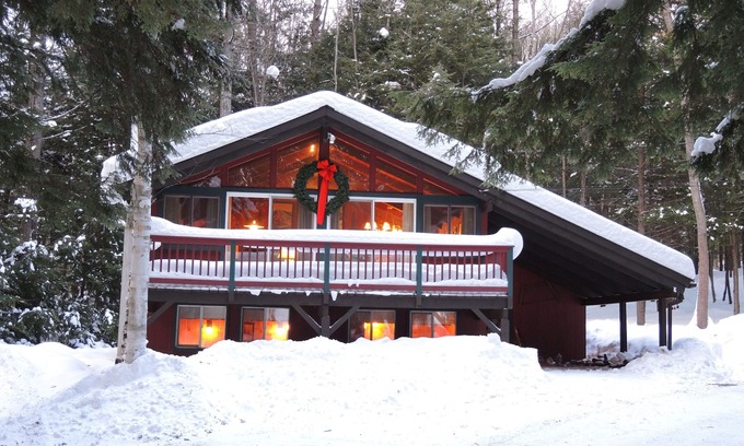 Bartlett Ski Chalet | Warm, Cozy, Chalet Nestled In The Pines, WiFi, Close To Ski Areas, Attractions