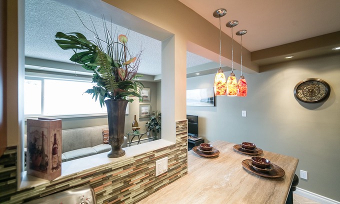 Jasper Place Condo | Warm &Cozy Newly Furnished Suite near Downtown&WEM