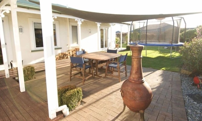 Stoke House | Warm family home close to Nelson