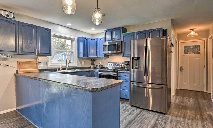 Rothschild House | Warm Mosinee Home w/Patio, Fire Pit & Grills