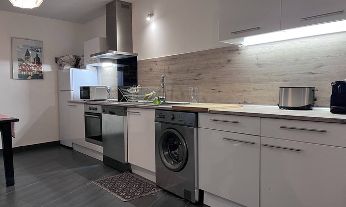 Romagnat House | Warm, renovated house with whirlpool bath