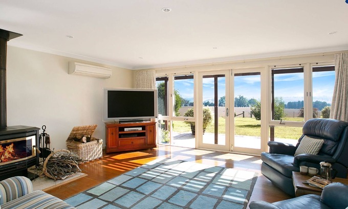 Berrima House | Warrington Park - country charm and spacious living