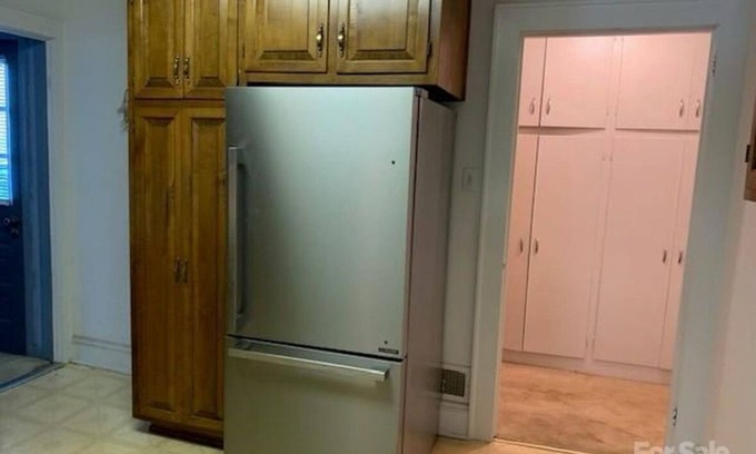 Oakwood Historic District House | Washer/Dryer, Smart TV, Desk, Internet, Yard, Driveway parking, Sidewalks & more