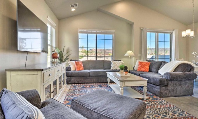 Sienna Hills House | Washington Townhome with Patio and Resort Perks!