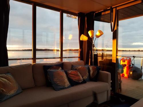 Werder Apartment | Wasserapartment Cityport - Schwimmende Ferienwohnung