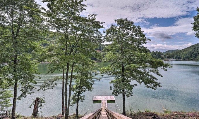 Butler House | Watauga Lake Butler Retreat w/Private Dock!