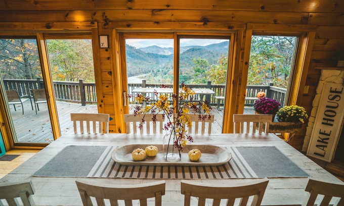 Butler House | Watauga Lake & Mtn Views - Hot Tub & Dock on the lake