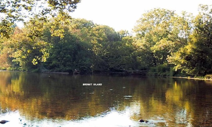 Elizabethton House | Watauga River Rental - The Hidden Gem, River Pergola, Fishing/Paddling/MORE!