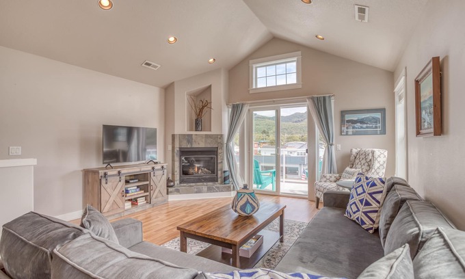 Rockaway Beach Condo | Watch a Steam Engine and Walk to the Beach from this Fantastic Rockaway Townhome