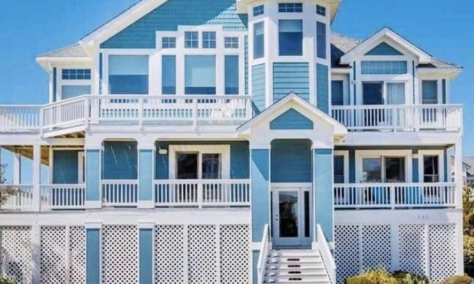Buck Island House | Watch the waves and enjoy ultimate luxury in Corolla