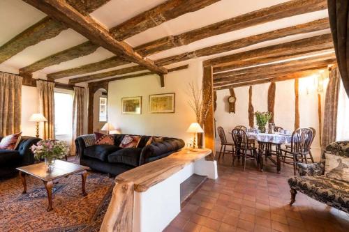 Ipswich House | Water Cottage, a perfect ancient House in Suffolks prettiest tiny village