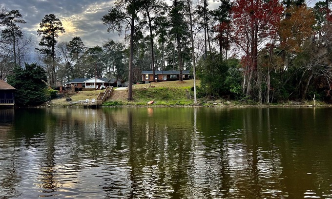 Summerville House | WATER FRONT for MASTERS! Walking Distance to Augusta National Golf Club