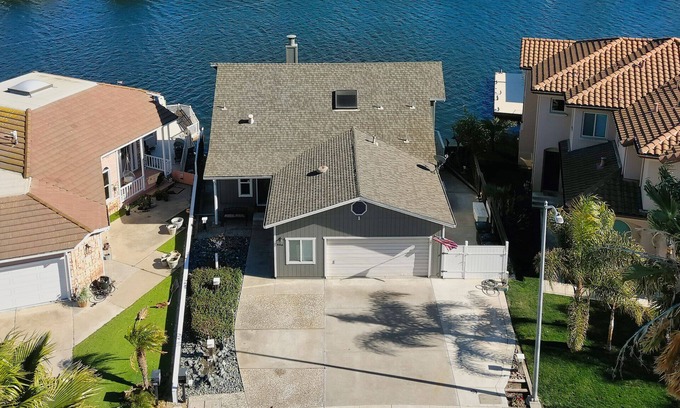 Discovery Bay House | Water front home minutes to fast water